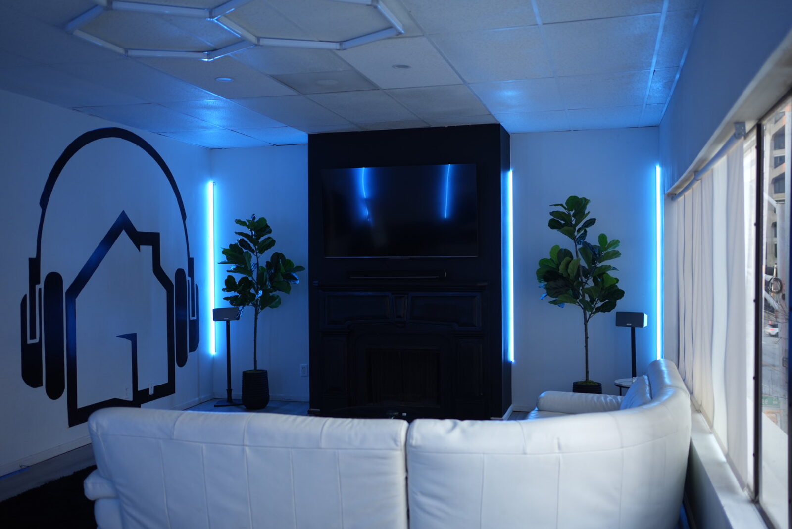 Saturn room at LoudHouse Studios
